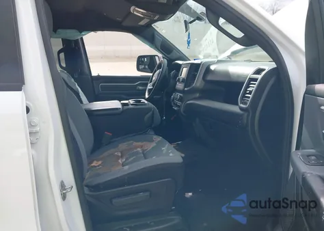 2022 Ram 1500 Big Horn/Lone Star z USA, uszkodzony, nr VIN 1C6RREBT7NN228564